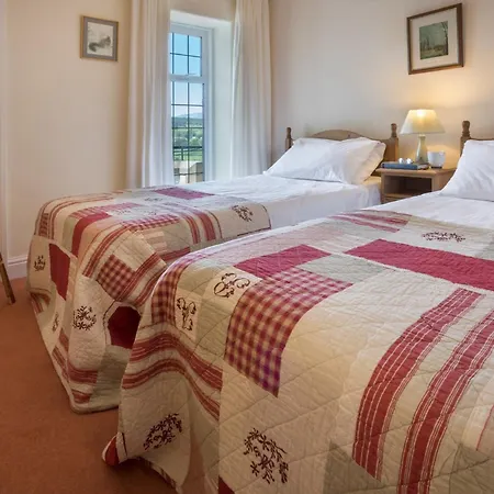 2 Bed In Broomriggs Llh32 Hotel